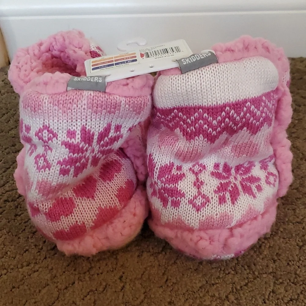 Girls SKIDDERS Knitted Bootie Slippers Sherpa Trim Size  12/13 1/2 heart NWT